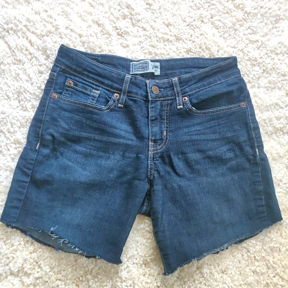 Levi's cutoffs size 4 - Picture 4 of 6